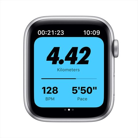 Apple Watch Nike SE GPS+ CELLULAR, 44mm Silver Aluminium Case with Pure Platinum/Black Nike Sport Band - Regular - Image 4